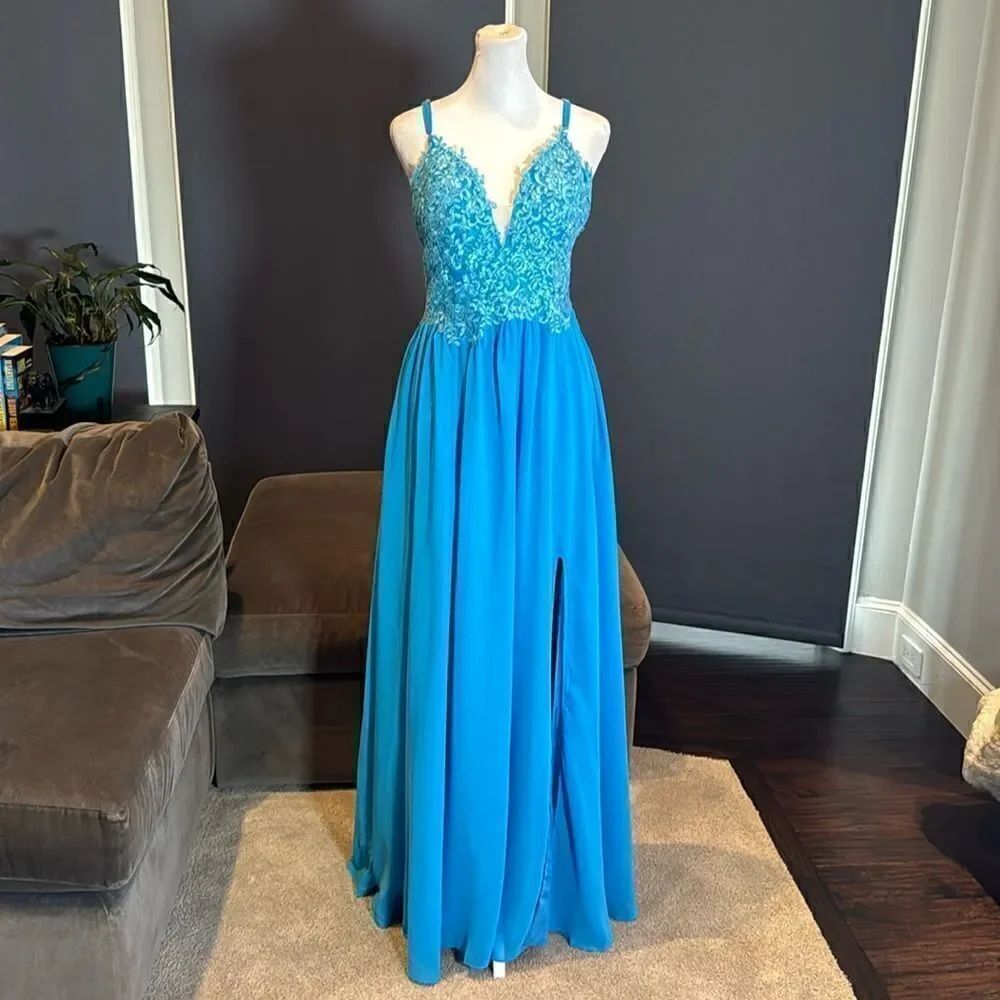 Women’s Blue Prom Party Bridesmaid Dress Full Length Leg Slit Size 4 NWOT